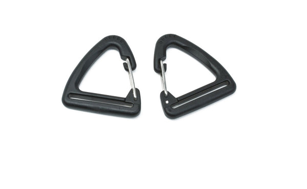 A pair of 1.5" triangle metal hooks.
